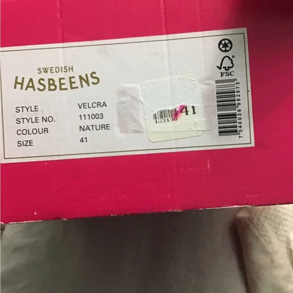💥PRICE DROP💥 Swedish Hasbeens Velcra Heel - NIB - Picture 12 of 12